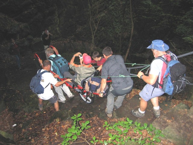 Randonnées sportives avec joëlettes en Petite Suisse luxembourgeoise en 2007