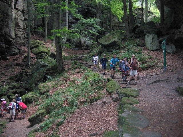 Randonnées sportives avec joëlettes en Petite Suisse luxembourgeoise en 2007