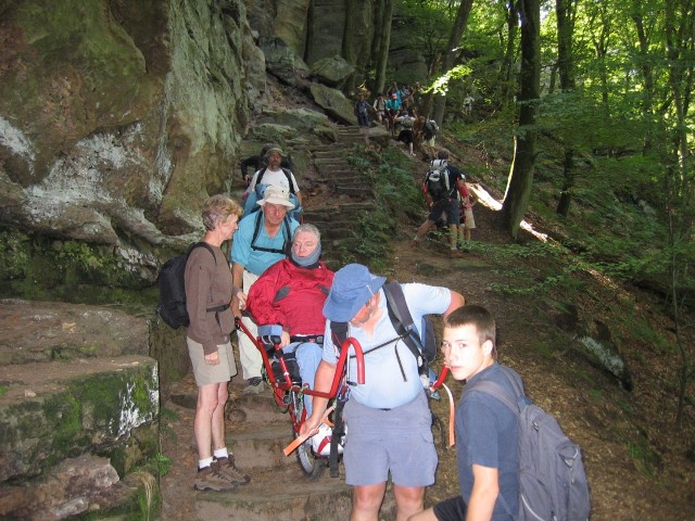 Randonnées sportives avec joëlettes en Petite Suisse luxembourgeoise en 2007