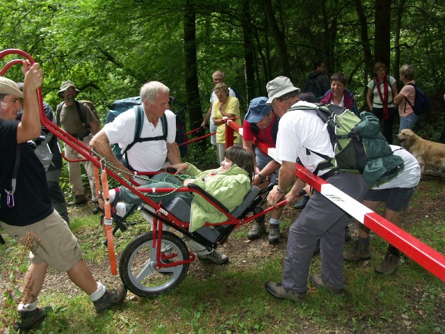 Randonnées sportives avec joëlettes en Petite Suisse luxembourgeoise en 2007