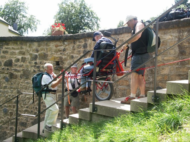 Randonnées sportives avec joëlettes en Petite Suisse luxembourgeoise en 2007