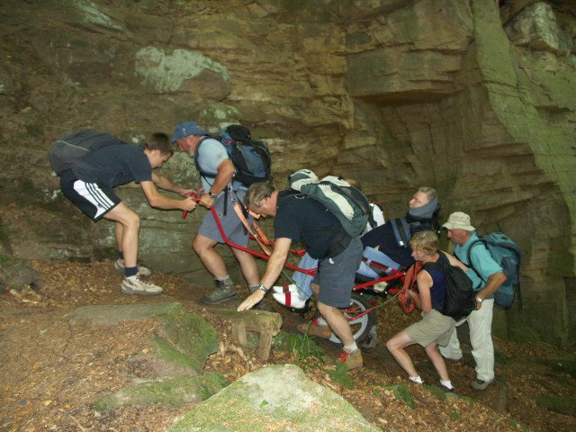 Randonnées sportives avec joëlettes en Petite Suisse luxembourgeoise en 2007