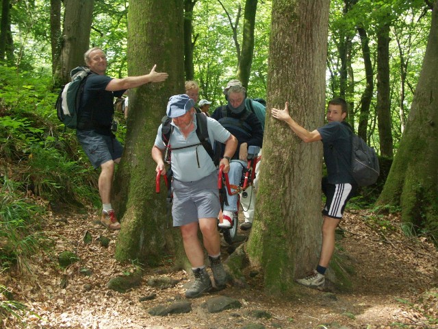 Randonnées sportives avec joëlettes en Petite Suisse luxembourgeoise en 2007