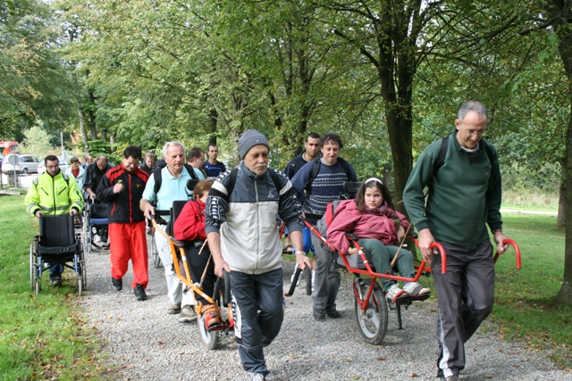 randonnée sportive avec joëlettes, Bérinzenne, 2011