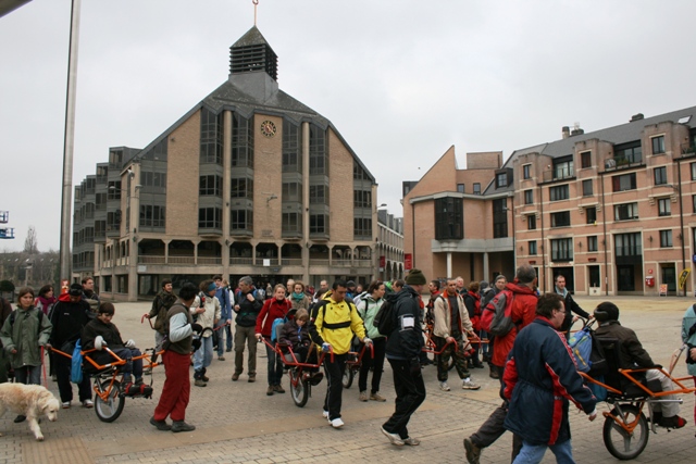 Randonnée sportive avec joëlettes, Louvain-la-Neuve, 2011