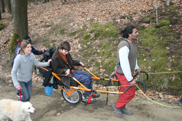 Randonnée sportive avec joëlettes, Louvain-la-Neuve, 2011