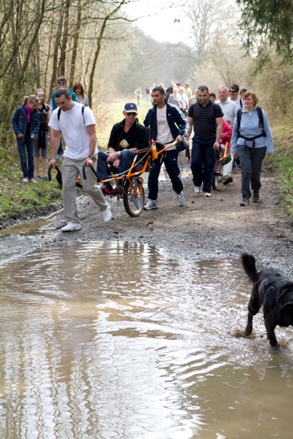 Randonnée sportive avec joëlettes, Bure, 2011