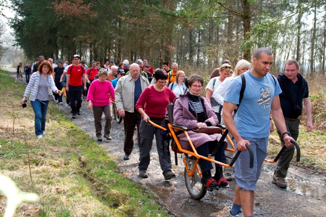 Randonnée sportive avec joëlettes, Bure, 2011