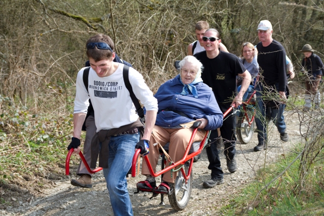 Randonnée sportive avec joëlettes, Bure, 2011