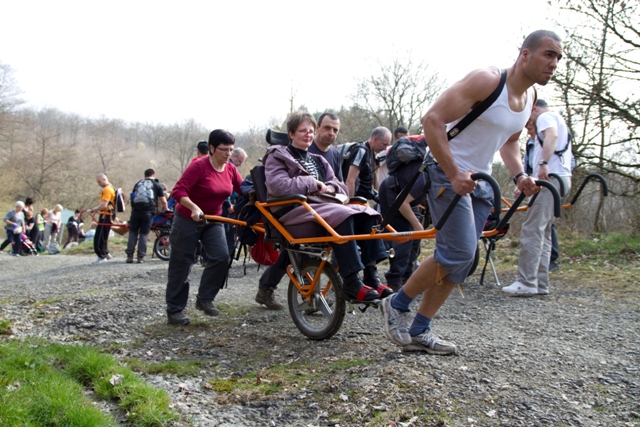 Randonnée sportive avec joëlettes, Bure, 2011