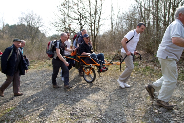 Randonnée sportive avec joëlettes, Bure, 2011