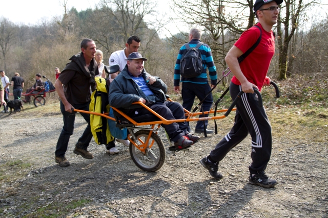 Randonnée sportive avec joëlettes, Bure, 2011