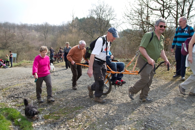 Randonnée sportive avec joëlettes, Bure, 2011