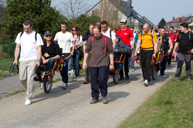 Randonnée sportive avec joëlettes, Bure, 2011