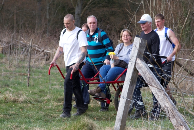 Randonnée sportive avec joëlettes, Bure, 2011