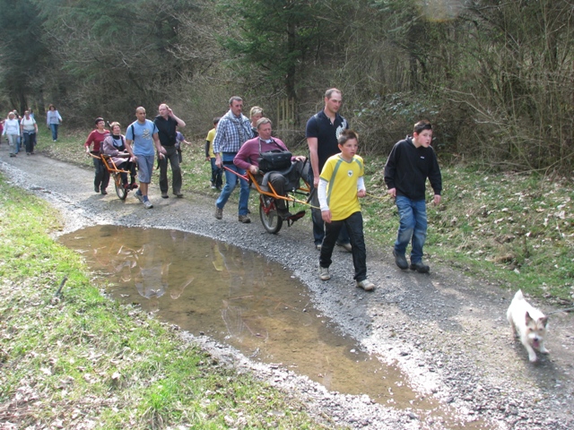 Randonnée sportive avec joëlettes, Bure, 2011