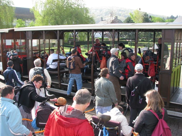 randonnée avec joëlettes, Han-sur-Lesse, 2011