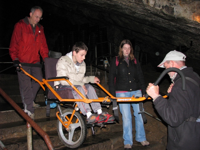 randonnée avec joëlettes, Han-sur-Lesse, 2011