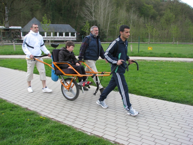 randonnée avec joëlettes, Han-sur-Lesse, 2011