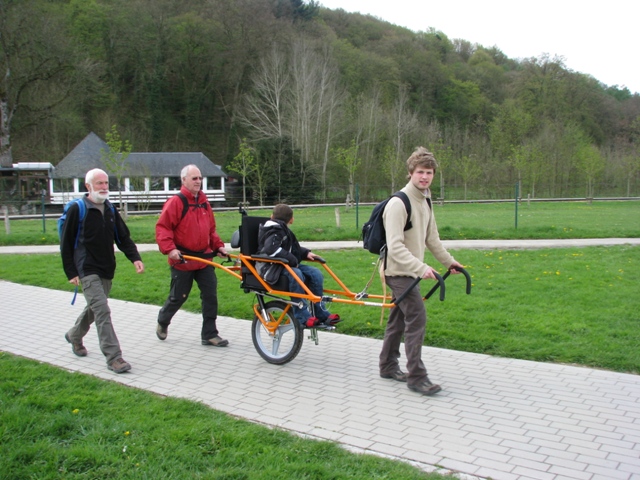 randonnée avec joëlettes, Han-sur-Lesse, 2011