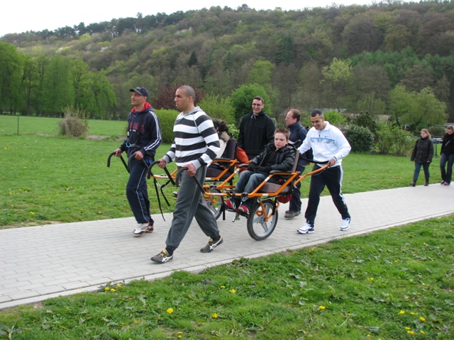 randonnée avec joëlettes, Han-sur-Lesse, 2011