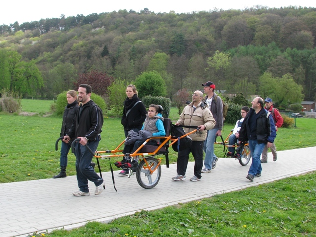 randonnée avec joëlettes, Han-sur-Lesse, 2011