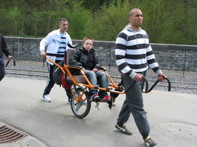 randonnée avec joëlettes, Han-sur-Lesse, 2011