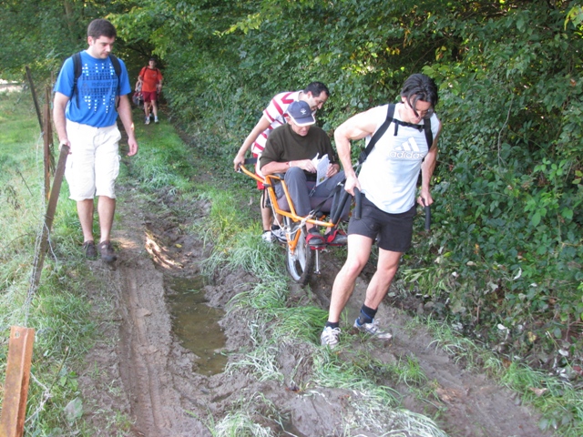 Randonnée sportive avec joëlettes, Malonne, 2011