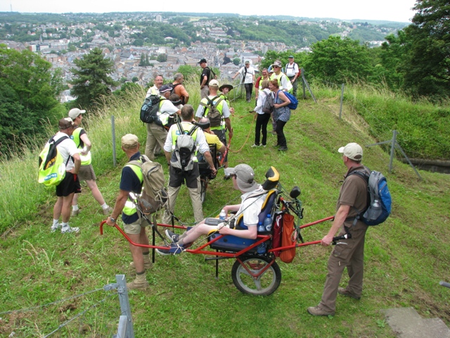 randonnée sportive avec joëlettes, Namur, 2012