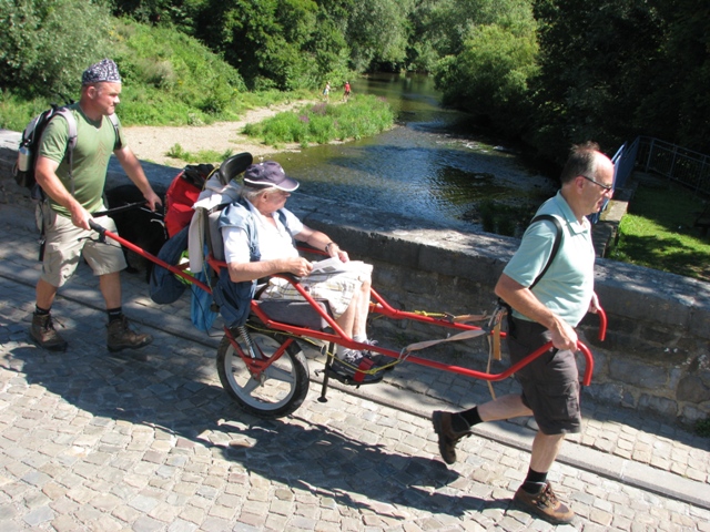 randonnée sportive avec joëlettes, Mariembourg, 2012