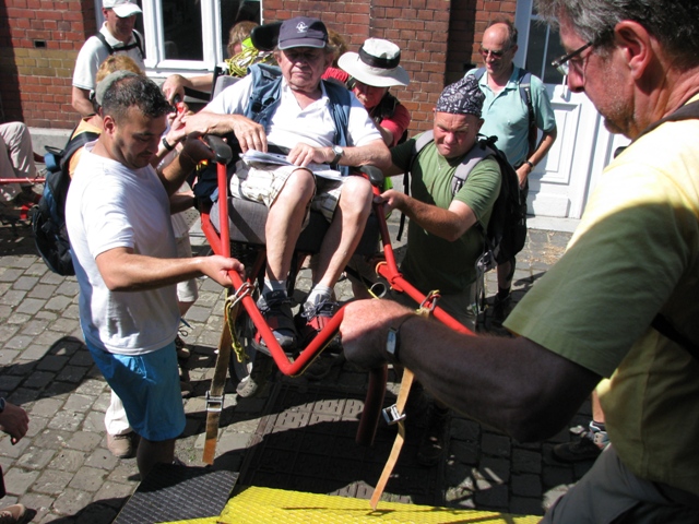 randonnée sportive avec joëlettes, Mariembourg, 2012