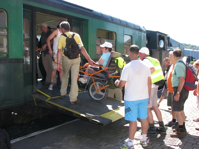 randonnée sportive avec joëlettes, Mariembourg, 2012