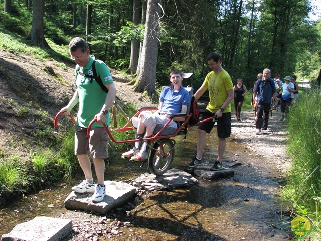 randonnée sportive avec joëlettes, Habay-la-Neuve, 2013