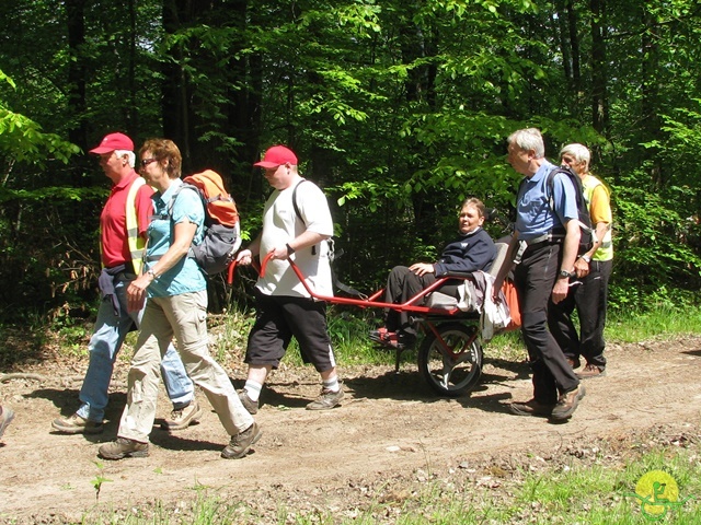 randonnée sportive avec joëlettes, Mozet, 2014