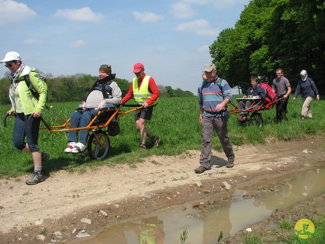 randonnée sportive avec joëlettes, Mozet, 2014