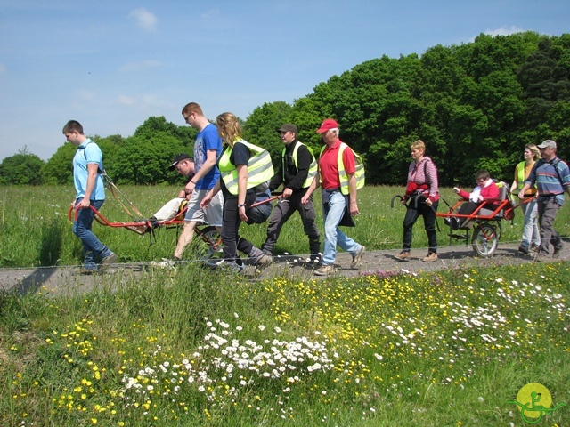 randonnée sportive avec joëlettes, Mozet, 2014