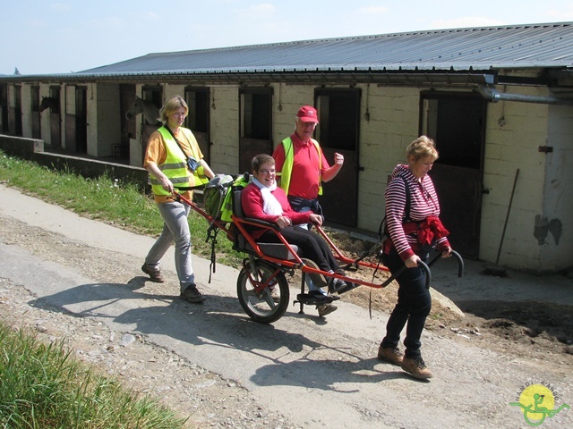 randonnée sportive avec joëlettes, Mozet, 2014