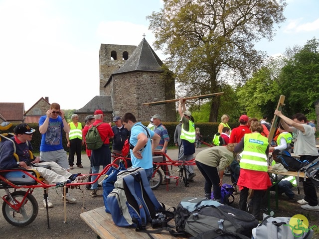 randonnée sportive avec joëlettes, Mozet, 2014