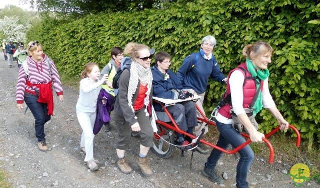 randonnée sportive avec joëlettes, Mozet, 2014