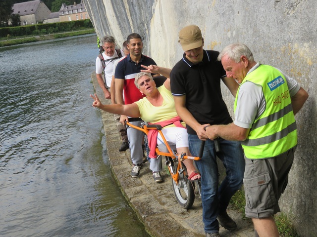 Randonnée joëlettes à Anseremme