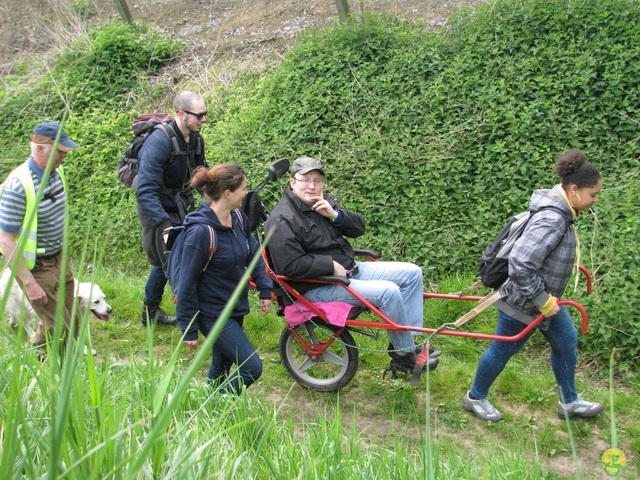 Randonnée joëlettes à Oleye