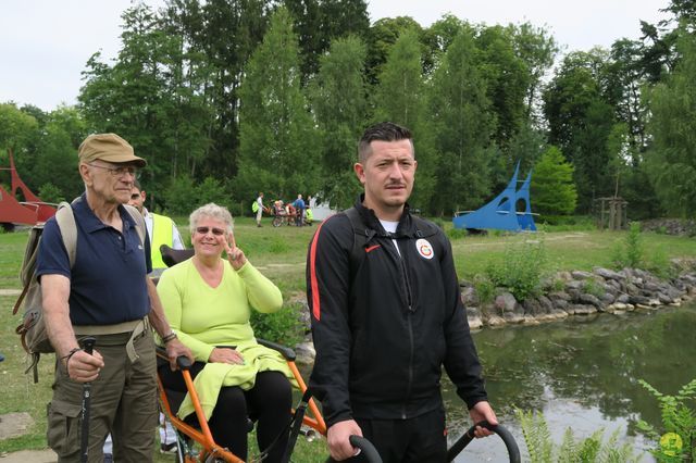 Randonnée joëlettes à Nismes